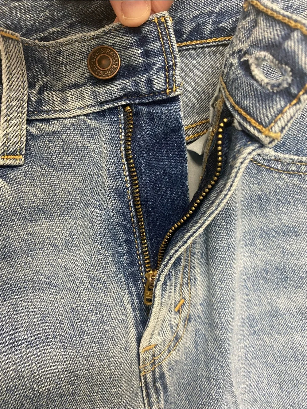 Levi's Denim Skirt
New With Tags - Picture 4 of 6